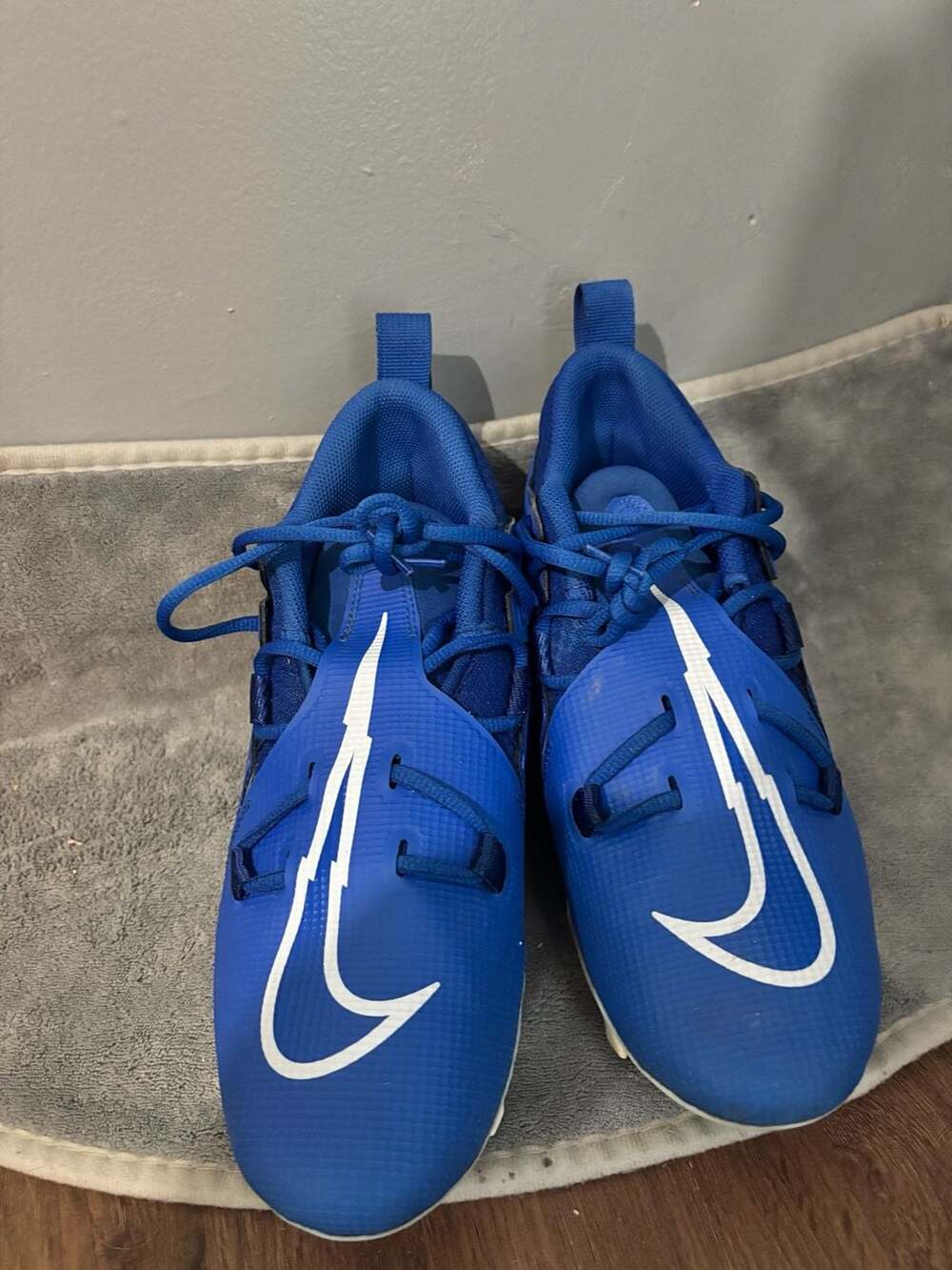 Nike Alpha Menace Pro 3 Mid Football Cleats 8.5